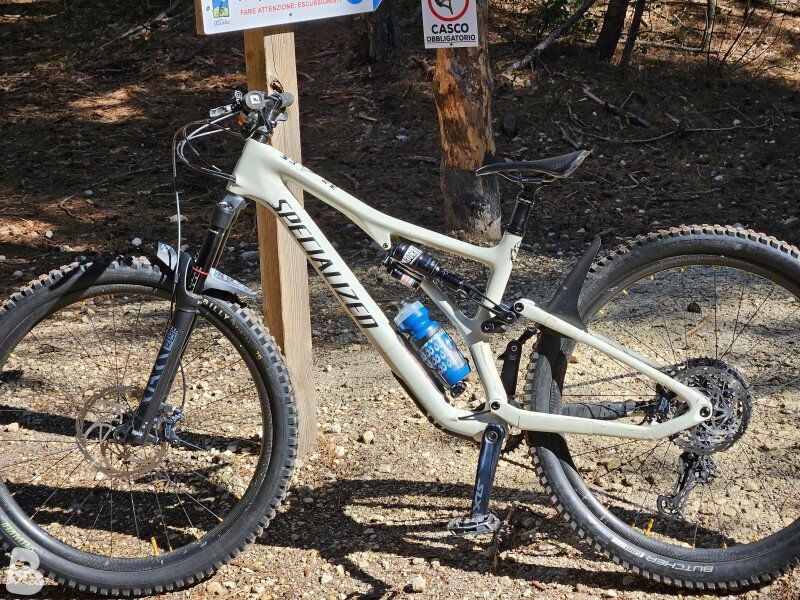 Käytetty Specialized Stumpjumper Comp 2021 2021 Mountainbike — kuva 2 / 3