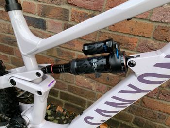 Used Canyon Torque Park AL 6 2024 2024 Mountainbike, White, 27.5 — image 14 of 15
