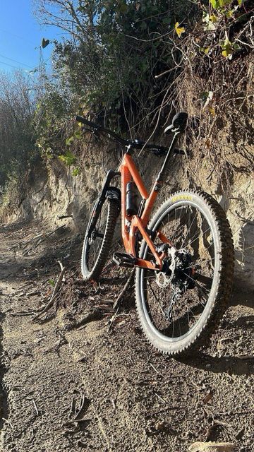 Brugt Santa Cruz HIGHTOWER XT / Carbon C / 29 2022 2022 Mountainbike — billede 4 af 5