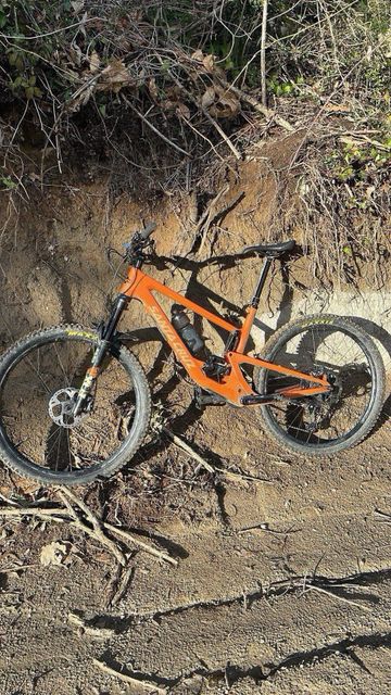 Brugt Santa Cruz HIGHTOWER XT / Carbon C / 29 2022 2022 Mountainbike — billede 2 af 5