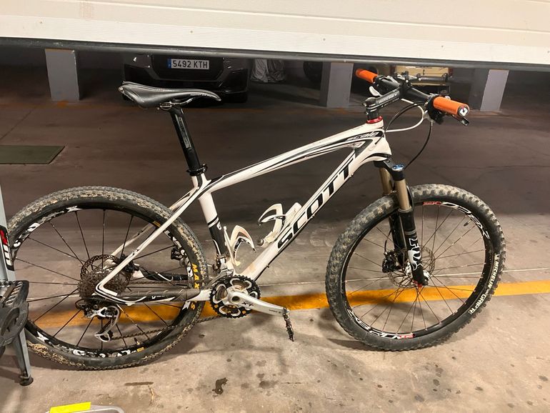 Used Scott Scale 20 2012 Mountainbike — image 1 of 6