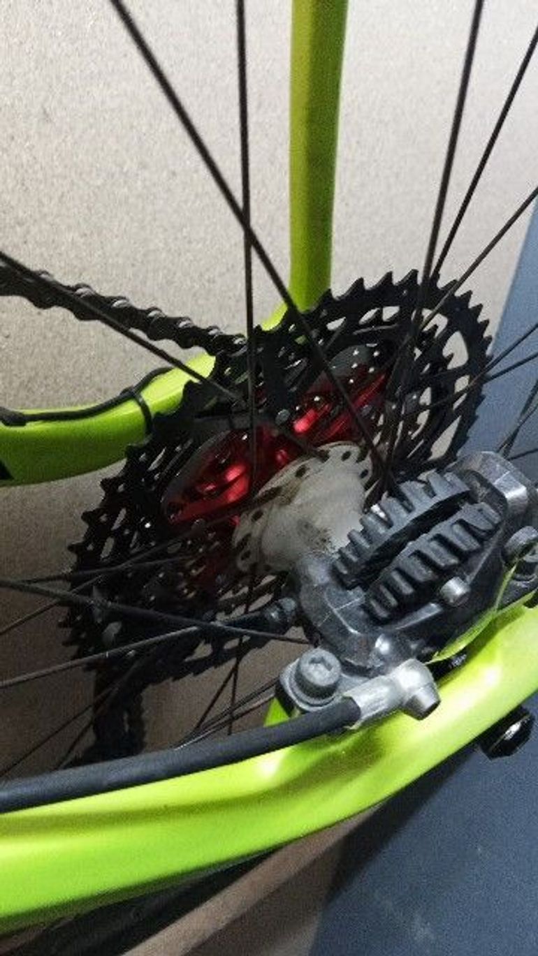 Used Massi pro carbono 2018 Mountainbike, Verde — image 2 of 4
