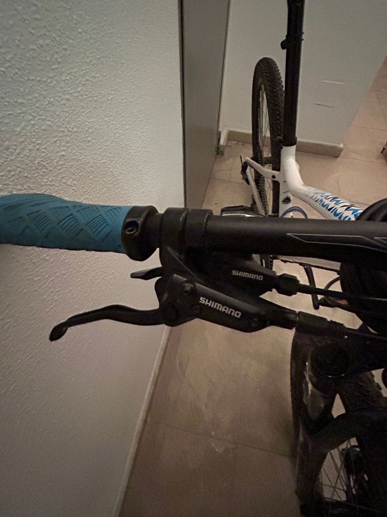 Gebrauchtes Specialized Jynx Comp 650b 2017 2017 Mountainbike, Weiß, 27.5 — Bild 7 von 9