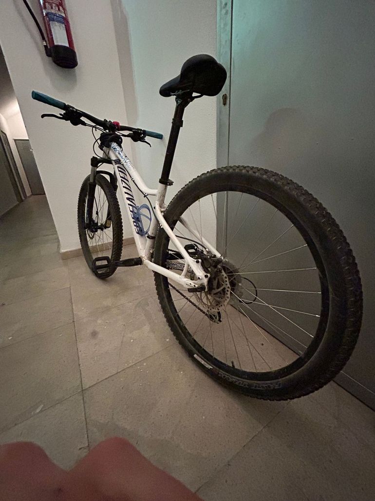 Gebrauchtes Specialized Jynx Comp 650b 2017 2017 Mountainbike, Weiß, 27.5 — Bild 2 von 9