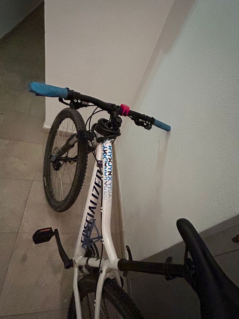 Gebrauchtes Specialized Jynx Comp 650b 2017 2017 Mountainbike, Weiß, 27.5 — Bild 5 von 9