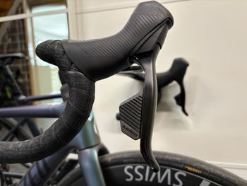 Used Specialized Allez Sprint Comp 2025 2025 Road & Gravel, Verde — image 8 of 13
