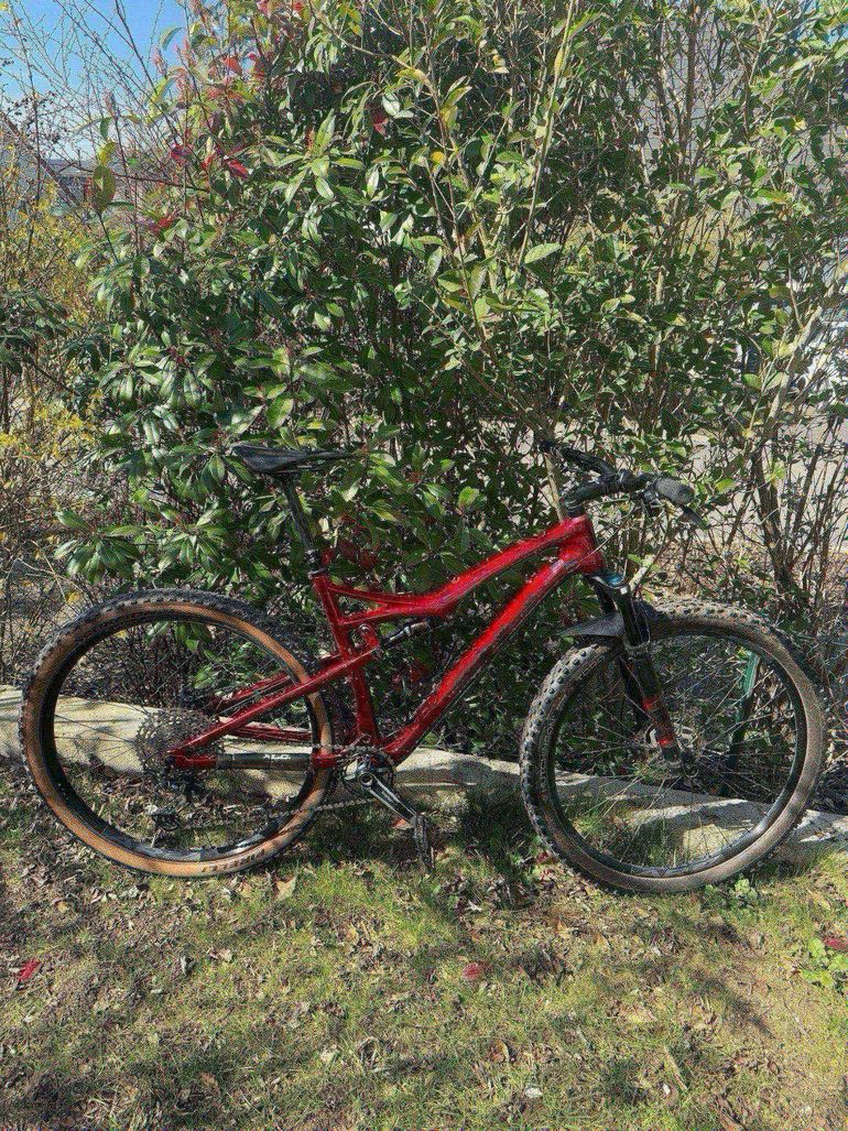 Used BH LYNX RACE CARBON MC 3.5 2022 2022 Mountainbike, Red, 29 — image 1 of 3