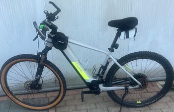 Used CUBE REACTION HYBRID PERFORMANCE, 625 ALLROAD 2022 2022 Mountainbike, Light Gray, 27.5, 29 — image 1 of 5