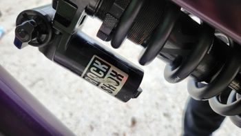 Used Commencal META TR Shimano Deore XT 2022 Mountainbike, Purple — image 9 of 14