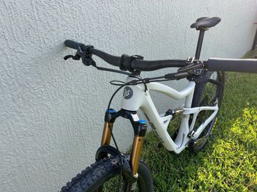 Used Ibis Ripley V4S XT 2023 2023 Mountainbike, White, 29 — image 5 of 9