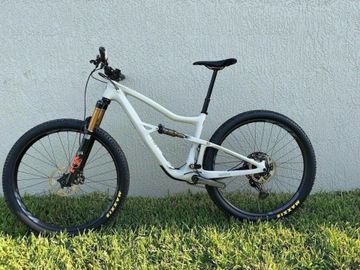 Used Ibis Ripley V4S XT 2023 2023 Mountainbike, White, 29 — image 7 of 9