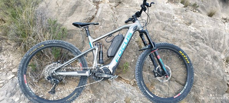 Used Focus SAM² 6.7 2020 2020 Mountainbike, Light Gray, 27.5 — image 1 of 4