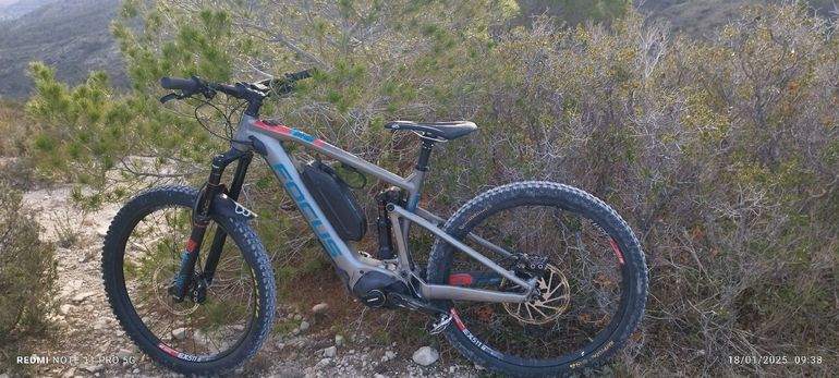 Used Focus SAM² 6.7 2020 2020 Mountainbike, Light Gray, 27.5 — image 2 of 4