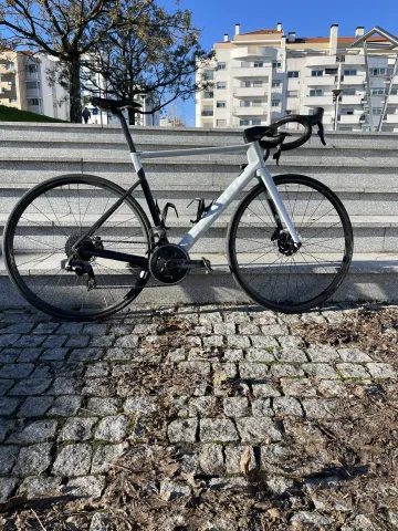 Tweedehands FOCUS IZALCO MAX DISC 9.9 2021 Road & Gravel