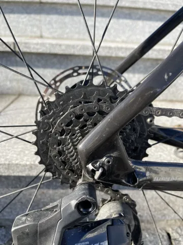 Używany FOCUS IZALCO MAX DISC 9.9 2021 Road & Gravel — zdjęcie 2 z 30