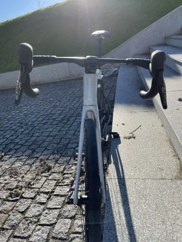 Używany FOCUS IZALCO MAX DISC 9.9 2021 Road & Gravel — zdjęcie 3 z 30