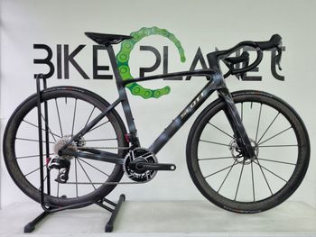 Used Scott Addict RC Ultimate 2025 2025 Road & Gravel