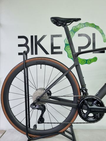Used Scott Addict RC 20 2025 Road & Gravel, Black — image 2 of 3