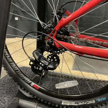 Used Diamondback Hatch 3 2021 2021 Mountainbike, Red, 27.5 — image 3 of 6