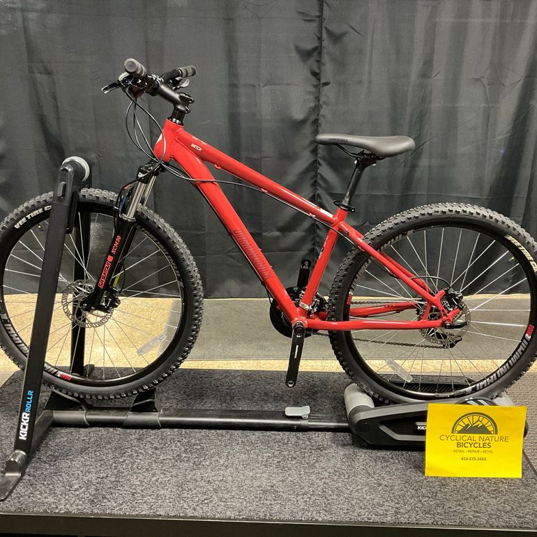 Used Diamondback Hatch 3 2021 2021 Mountainbike, Red, 27.5 — image 2 of 6