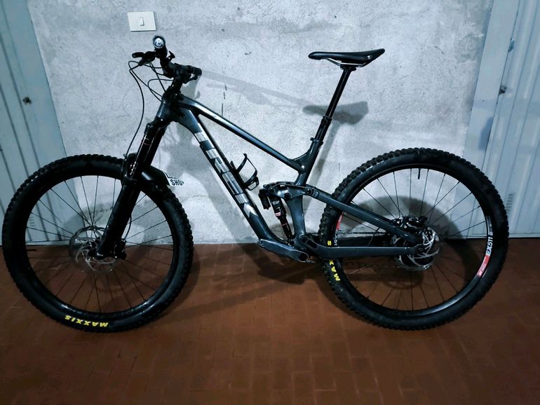 Trek Slash 8 2022 2022 Mountainbike d'occasion — image 1 sur 6