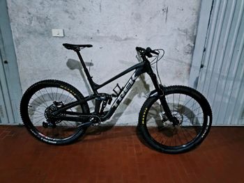 Trek Slash 8 2022 2022 Mountainbike d'occasion — image 4 sur 6
