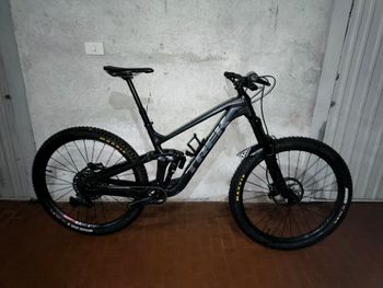 Trek Slash 8 2022 2022 Mountainbike d'occasion — image 2 sur 6