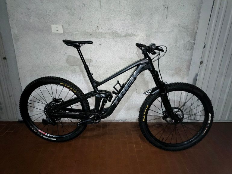 Trek Slash 8 2022 2022 Mountainbike d'occasion — image 2 sur 6