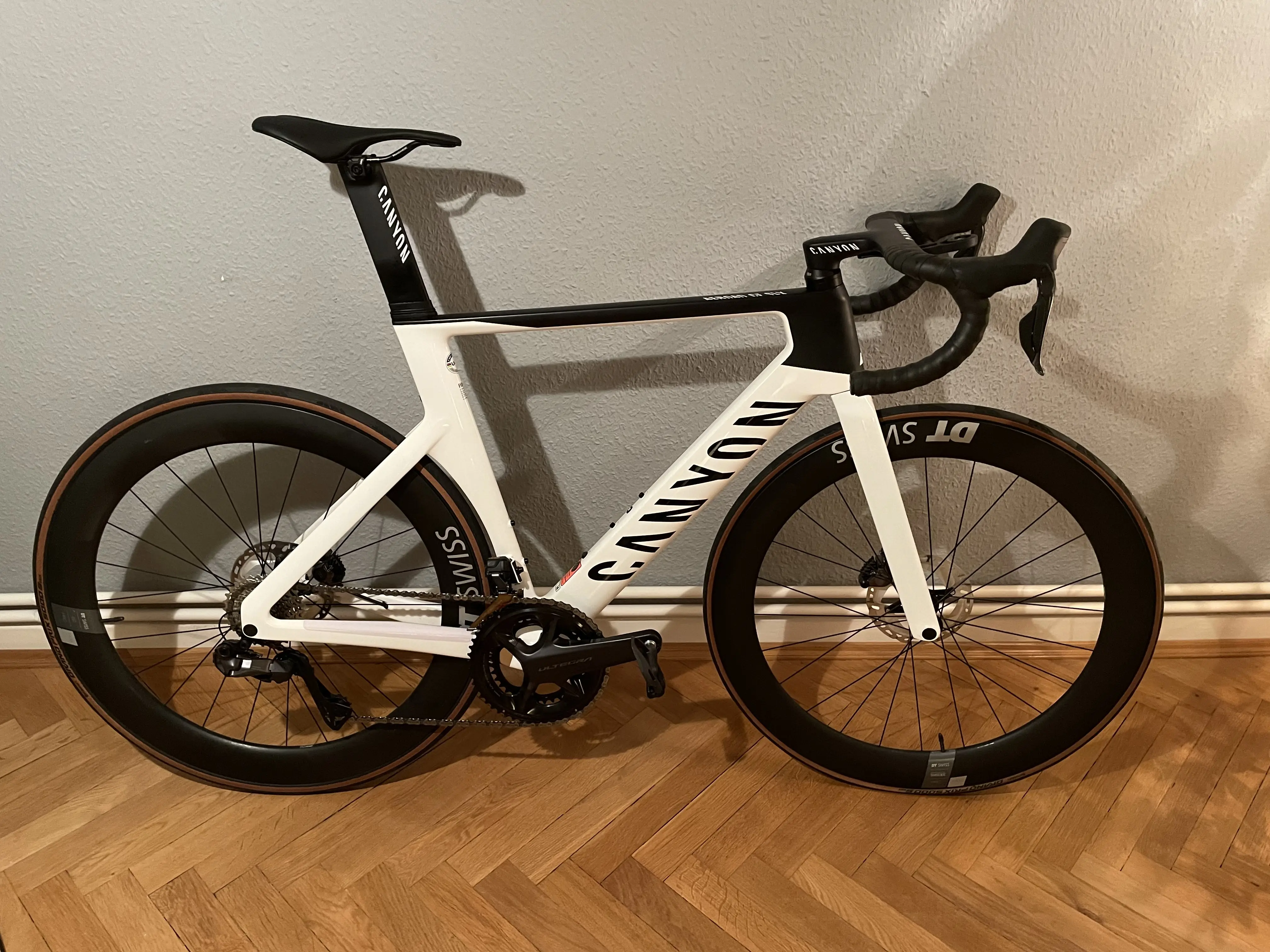 Canyon aeroad cf slx 8.0 hot sale di2 disc