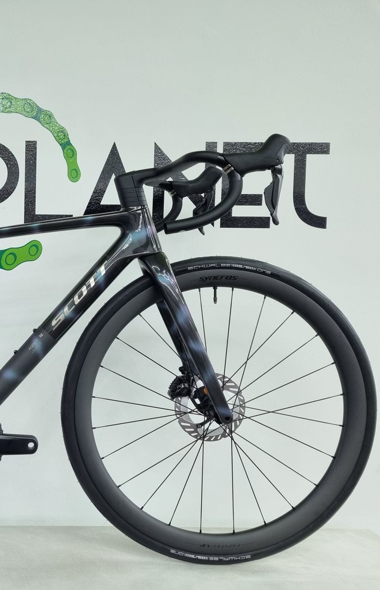Used Scott Addict RC 10 2025 Road & Gravel, Black — image 3 of 3