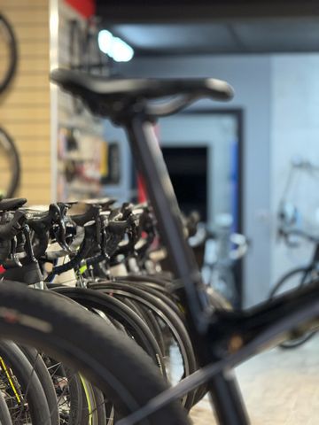 Used Trek Supercaliber 9.8 XT 2023 2023 Mountainbike, Black, 29 — image 10 of 10