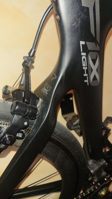 Używany Pinarello F10 xligth 2020 Road & Gravel — zdjęcie 5 z 9