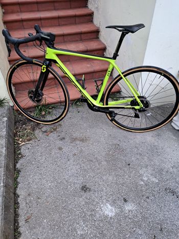 Used Scott Addict RC 10 disc 2019 2019 Road & Gravel, Black — image 1 of 17