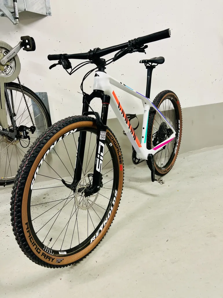 Used Canyon Exceed CF 7 2022 Mountainbike — image 1 of 4