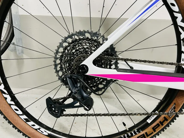 Used Canyon Exceed CF 7 2022 Mountainbike — image 2 of 4
