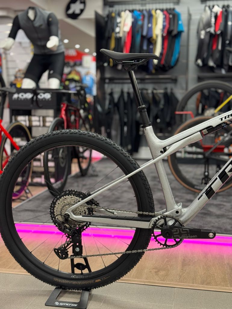 Brugt Trek Supercaliber SLR 9.8 XT Gen 2 2024 2024 Mountainbike — billede 5 af 10