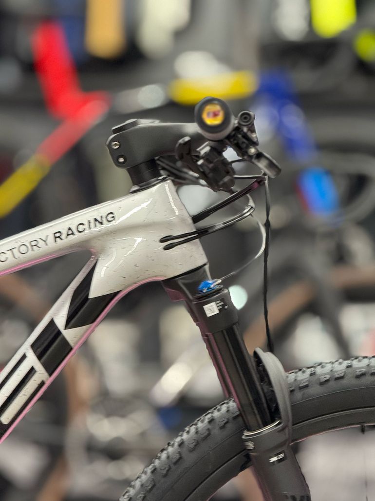 Brugt Trek Supercaliber SLR 9.8 XT Gen 2 2024 2024 Mountainbike — billede 6 af 10