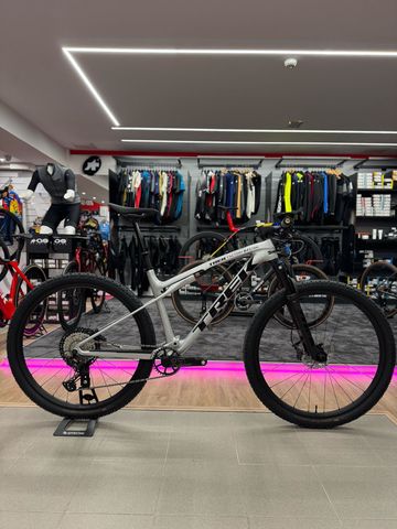 Brugt Trek Supercaliber SLR 9.8 XT Gen 2 2024 2024 Mountainbike — billede 10 af 10