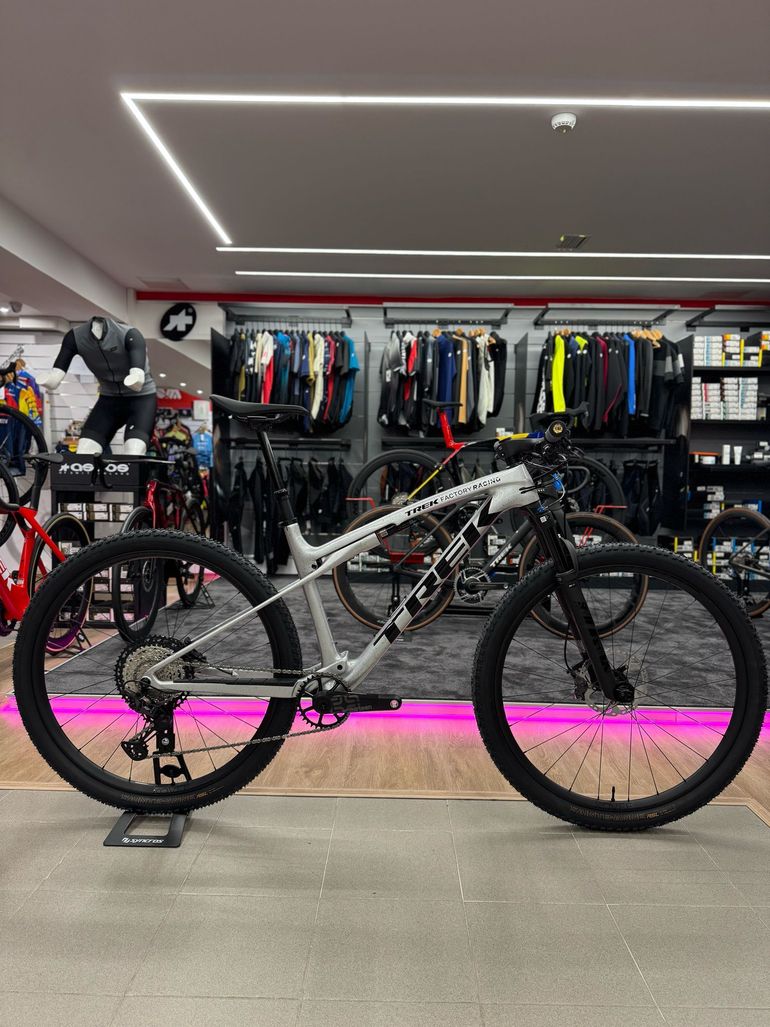 Brugt Trek Supercaliber SLR 9.8 XT Gen 2 2024 2024 Mountainbike — billede 10 af 10