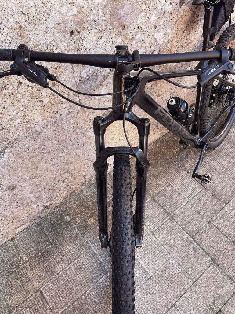 Gebrauchtes Focus Raven 8.6 2022 2022 Mountainbike, Hellgrau, 29 — Bild 2 von 3