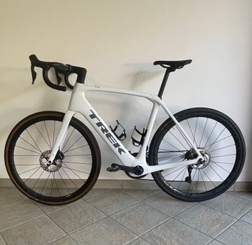 Tweedehands Trek Domane+ SLR 7 2024 2024 Road & Gravel — afbeelding 6 van 6