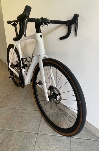 Trek Domane+ SLR 7 2024 2024 Road & Gravel usato, Bianco — immagine 2 di 6