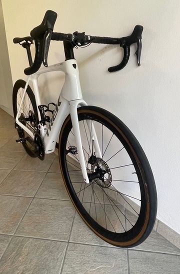 Tweedehands Trek Domane+ SLR 7 2024 2024 Road & Gravel — afbeelding 2 van 6