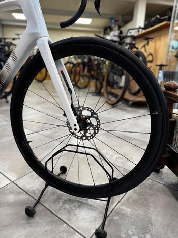 Gebrauchtes Giant Defy Advanced Pro 1 2024 Road & Gravel, Weiß — Bild 6 von 6