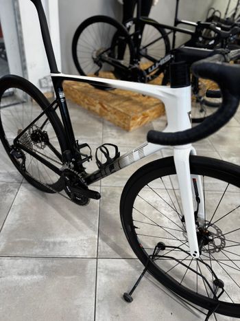 Gebrauchtes Giant Defy Advanced Pro 1 2024 Road & Gravel, Weiß — Bild 4 von 6