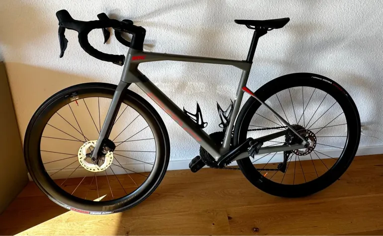 Used BMC Roadmachine 01 THREE 2022 Road & Gravel, Hellgrau — image 3 of 8