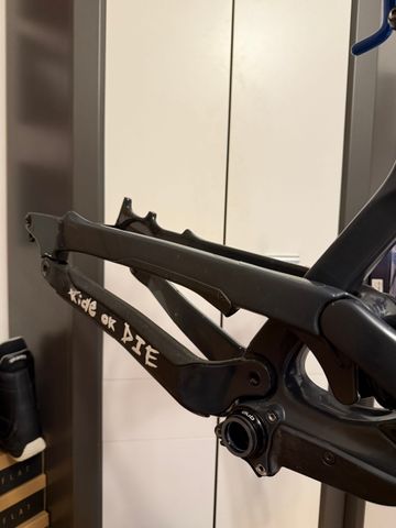 Used YT Industries TUES 29 CF Pro 2019 Frameset 2019 Mountainbike, Black, 29 — image 4 of 7