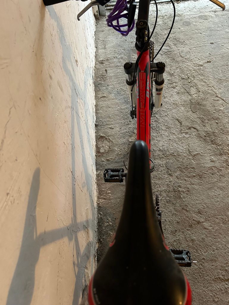 Used Specialized Mirage 2017 Mountainbike, Rot — image 6 of 6