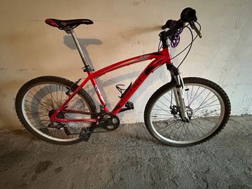 Used Specialized Mirage 2017 Mountainbike, Red — image 5 of 6