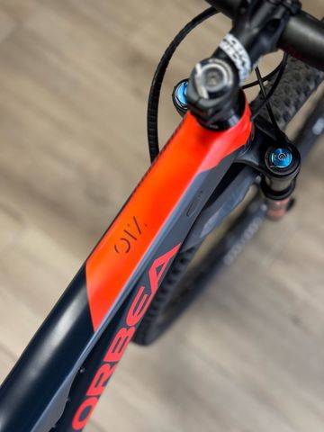 Used Orbea Oiz Shimano SLX 2020 Mountainbike, Blue — image 2 of 11